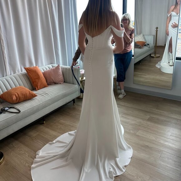Brand New Size 12 Wedding Dress - Picture 2 of 7
